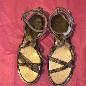 PAIGE women shoes, size 6, in perfect condition.